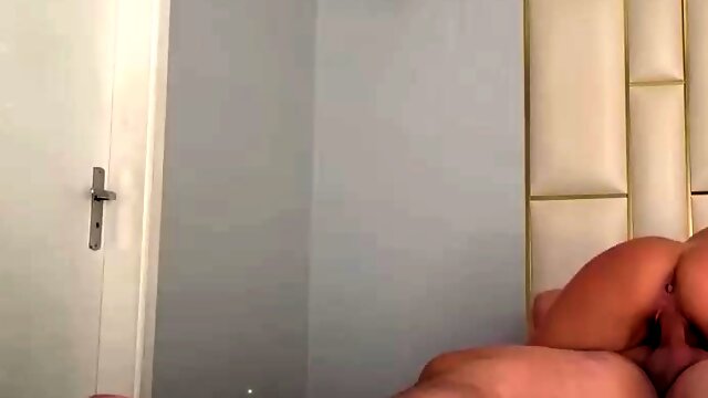 MILF, Skjult