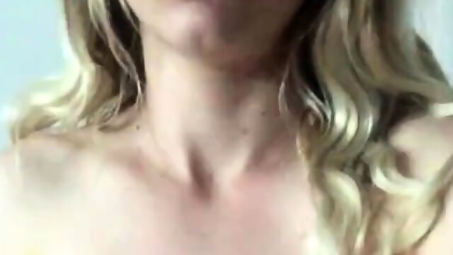 Stepdaughter Samantha Flair cums hard when stepdad plays