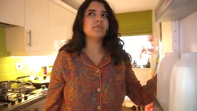 Hintli, Ev Yapımı
