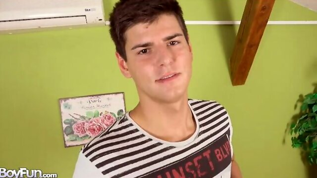 Marty Cane is strong and he wants to jerk off