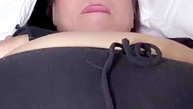 Fingering and Fondling My Big Pussy Fells so Good
