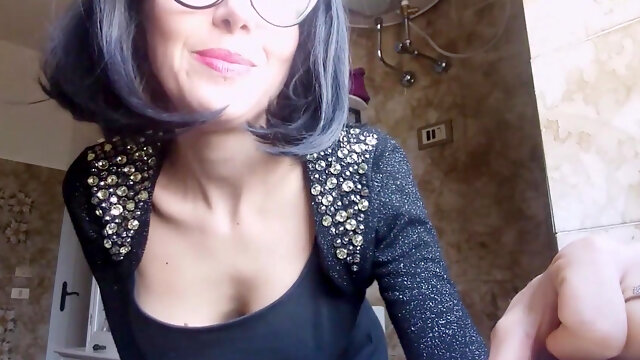 Fetish, Solo