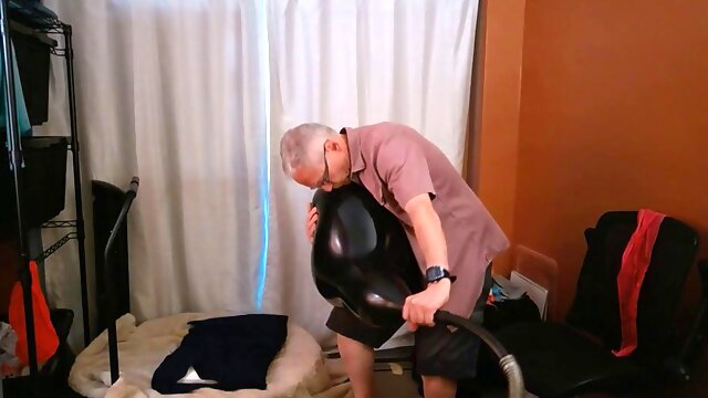 Daddy Balloonbanger Inflates Seven Giant Loads and Cums