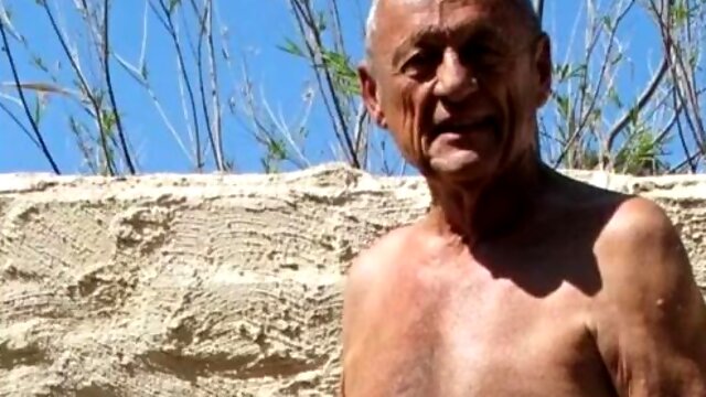Amateur Daddy and the Spanish-Eyed Hunk23d