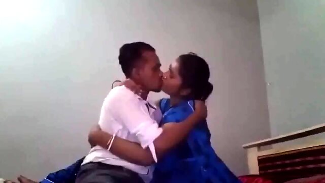 Indian Mal Demonstrates Knockers and fuckin