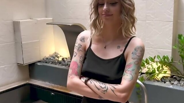 巨乳