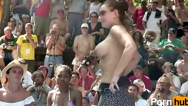 Chubby babe from the party gets wild on camera outside