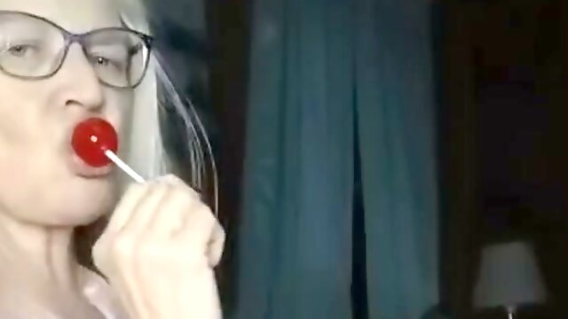 Mature American Granny Vee invites intimacy with slow self-touch