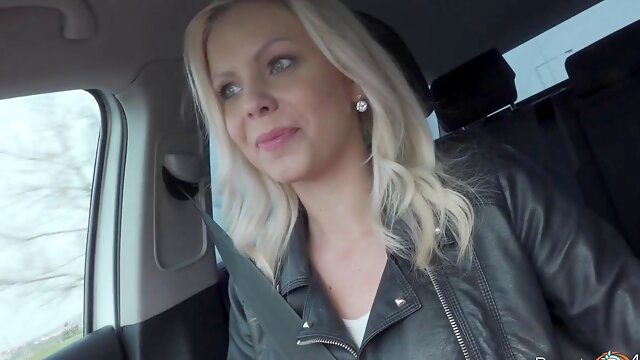 Blondie, Levrette