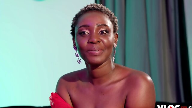 Busty Ebony Zaawaadi Sex Desires Fulfilled