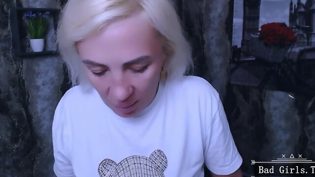 Skinny Big-Tits Blonde Milf Performs Solo Webcam