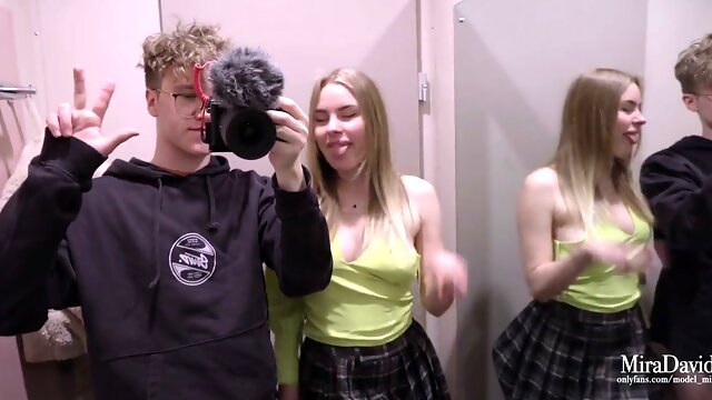 Fotoshoot, Öffentlichkeit