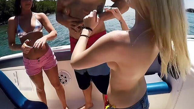 Morenas, Grupo