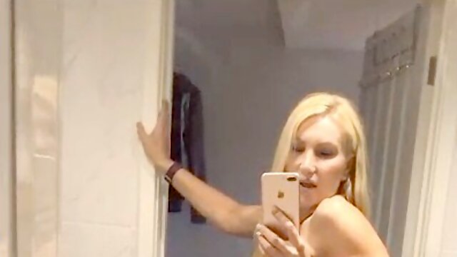 Huge-boobed bathing suit milf gets filthy