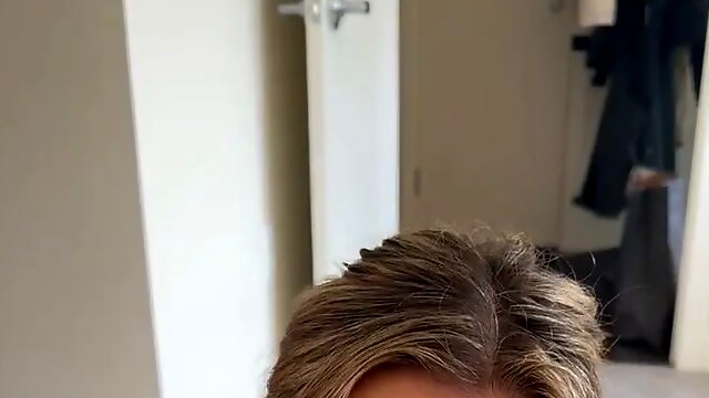 Кричит