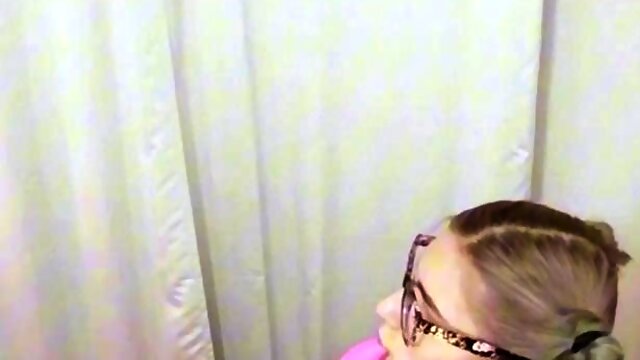 Eva Elfie Gives Head Then Bounces On His Men’s Cock