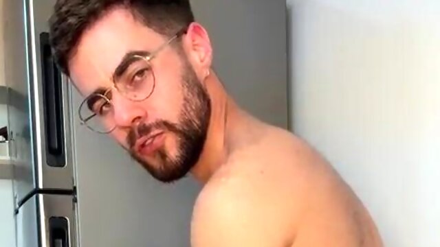 Trans stud having fine hookup
