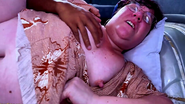 Maduras Anal, Avó