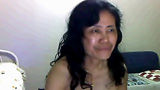 Mature Chinese pussy play on webcam