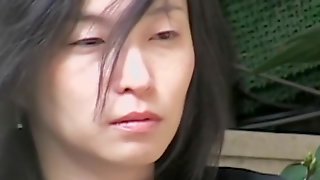 Sharking of a gorgeous Japanese MILF on a lonely road