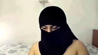 Hijabi bitch 