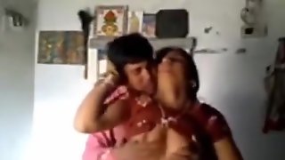 Free amateur Indian porn video with a fat broad boned
