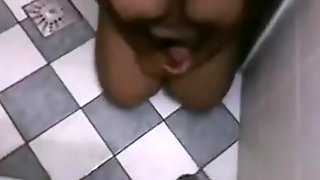 Desi Beauty Drinking Pee Amature Clip Of Indian