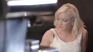 ###ary Victoria Redd gets naughty with client while waiting