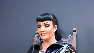 German Foot Mistress, German Ballbusting, German Femdom