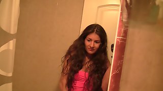 Agnessa in a hot amateur couple has sex outside their car