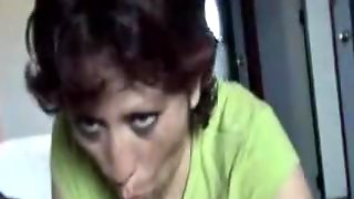 Mexican mature woman has a lot of experience in sucking dicks