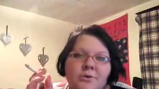 Plump bitch prepared a masturbation show for her viewers