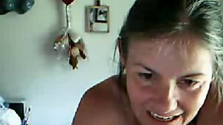 Mom strips down on webcam