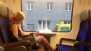 I’m masturbating in train