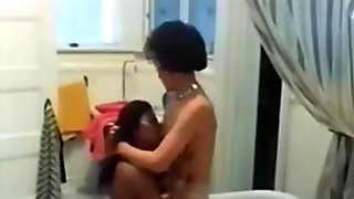 Retro lady seduces a young teen for lesbian action