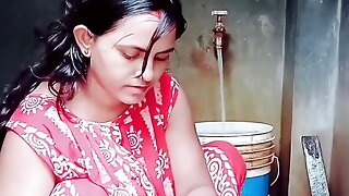 Horny Indian Bhabhi Gives Deep Blowjob to Her Devar While Playing Game