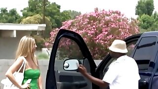 Grandma Interracial, Nonna Interrazziale