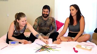 Sesso A Tre, Adolescente, Giochi