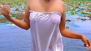 Srilankan school sexy girl showing beautiful boobs in bathroom.natural place hot and sexy wife video, srilankan young lady bathi