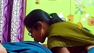 Mysore IT professor Vandana Hot Viral fucking with Student in Saree and Bra