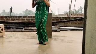 New Style XXX Video of Drenched Bhabhi