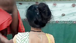 Hot sexy village bhabhi ko doggy style me choda desi indian bhabhi fucking doggy style and cumshot