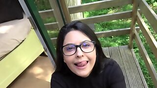 Πρώτου Προσώπου, Γυαλια