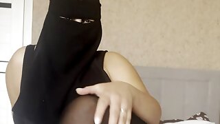 Amateur Mature Woman Handjob