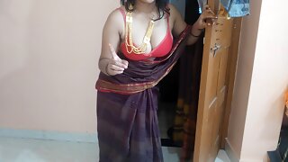 Hot sexy Indian dancing on indian song choli ke piche kya hai chunri ke piche