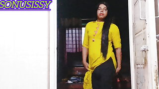 Sexy bottom crossdresser in Salwar