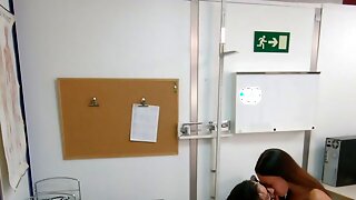 Doctor Asiatique Gyneco, Gyneco Vierge