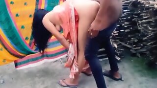 Indian Bhabhi Outdoor Seenes With Her Boyfriend