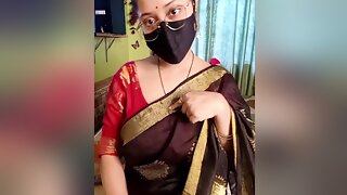 Lisa Bhabi Apne Boyfriend Ko Video Call Par Chut Dikhai