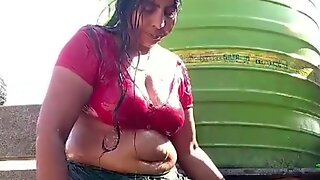 Desi Village House Wife Bathing Video Full Open